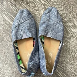 Blue toms